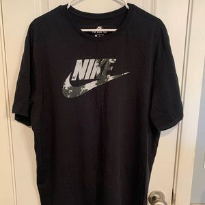 Mens XXL Nike black tee shirt